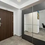 Blue In With Mountain View And Parking By Renters דירה קרפאז'