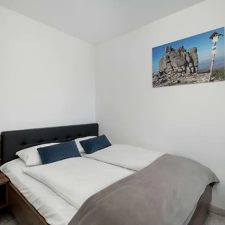 Blue In With Mountain View And Parking By Renters * 카르파츠