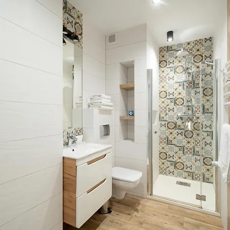 아파트 Blue In With Mountain View And Parking By Renters 카르파츠