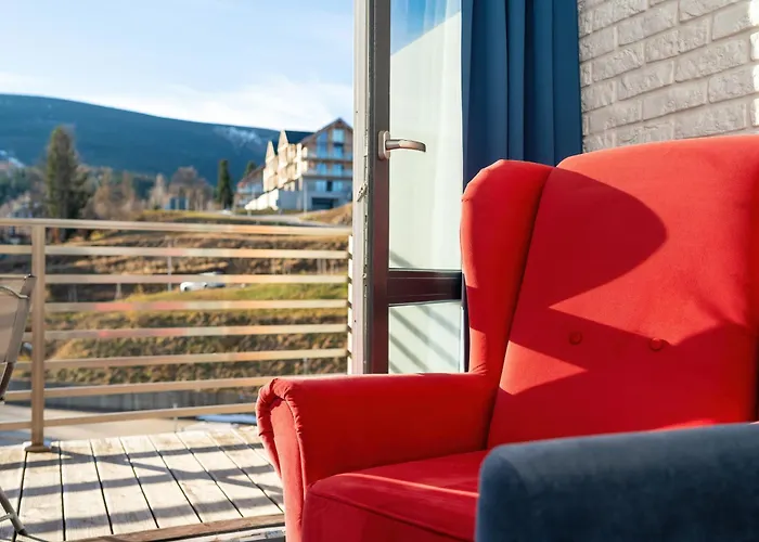 Blue In With Mountain View And Parking By Renters 아파트 *