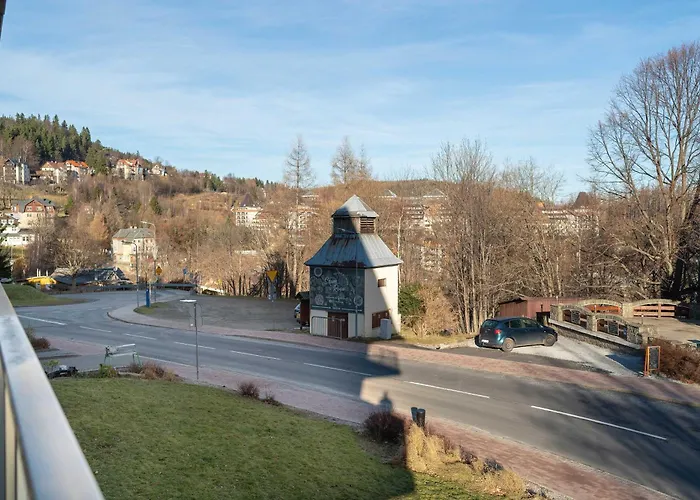 아파트 Blue In With Mountain View And Parking By Renters