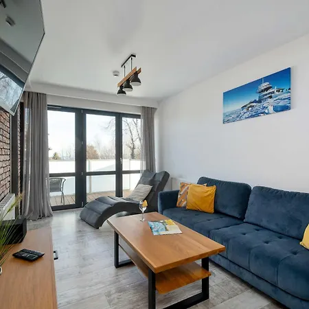 Apartment Blue In With Mountain View And Parking By Renters Karpacz