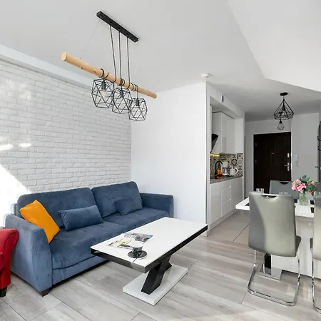 Апартаменты Blue In With Mountain View And Parking By Renters