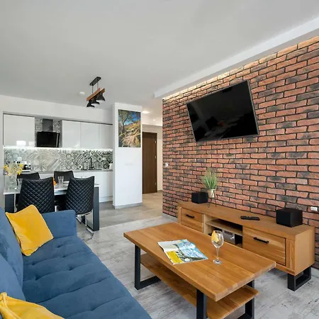 Blue In With Mountain View And Parking By Renters Karpacz