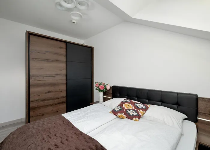 Blue In With Mountain View And Parking By Renters Apartment Karpacz