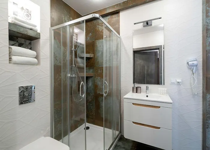 Blue In With Mountain View And Parking By Renters Apartament *